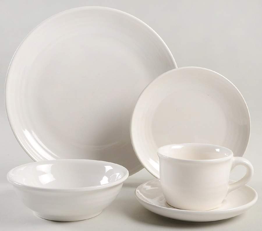 Simply White Circles 5 Piece Place Setting by Pfaltzgraff-1