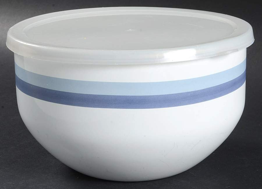 Sky 7 3/4" Metal Bowl W/Plastic Lid by Pfaltzgraff-1