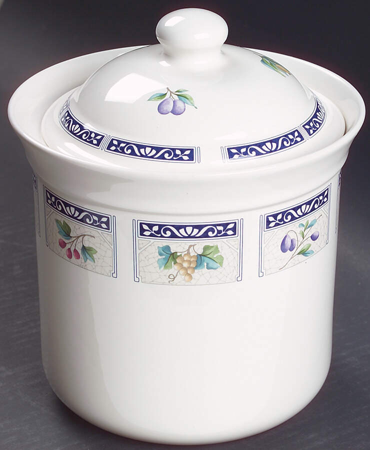 Sunbury Grove Extra Large Canister & Lid by Pfaltzgraff-1