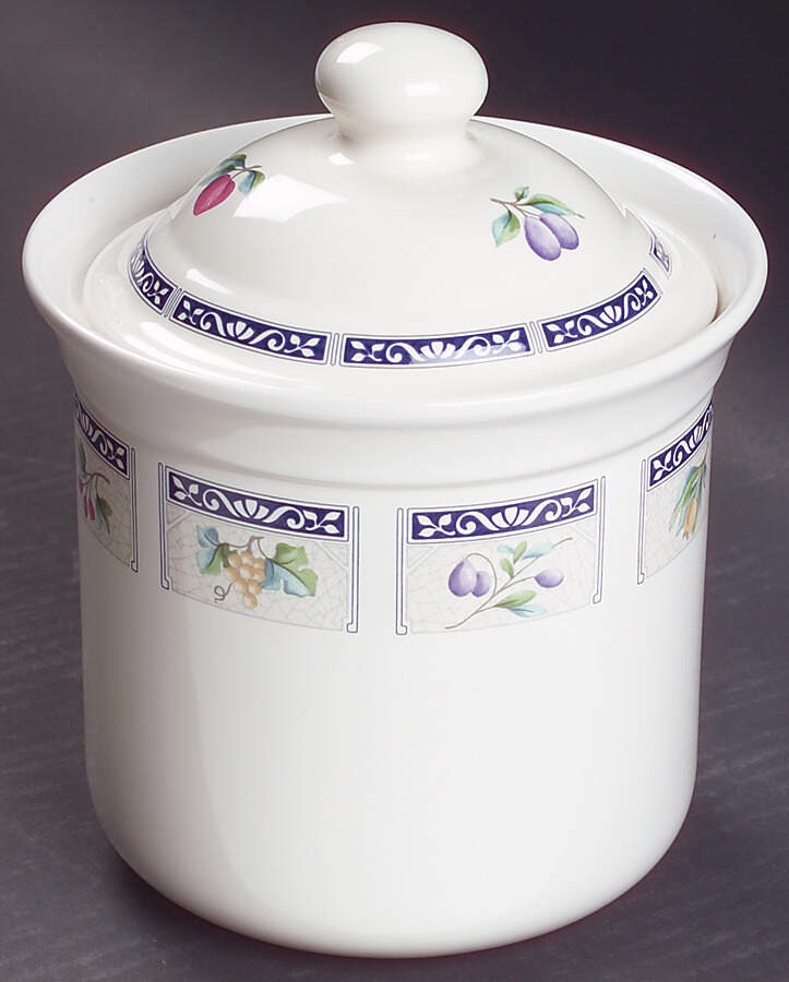 Sunbury Grove Medium Canister & Lid by Pfaltzgraff-1