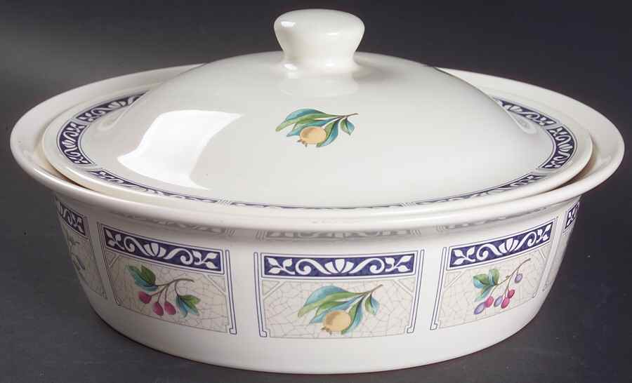 Sunbury Grove 1.5 Qt Round Covered Casserole by Pfaltzgraff-1