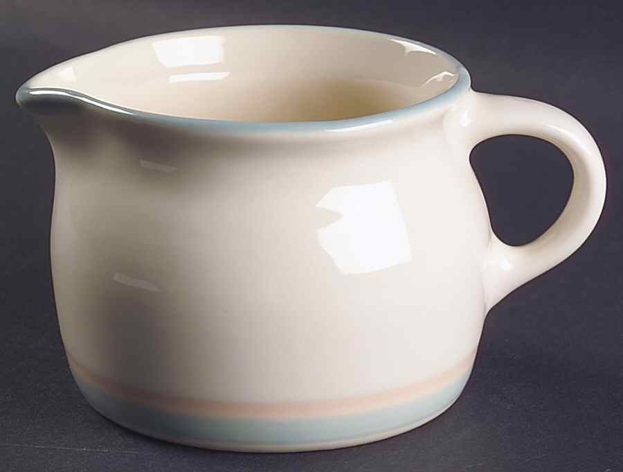 Sunrise Gravy Boat by Pfaltzgraff-1
