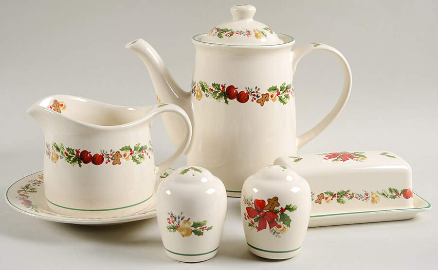 Sugar Plum Completer Set by Pfaltzgraff-1