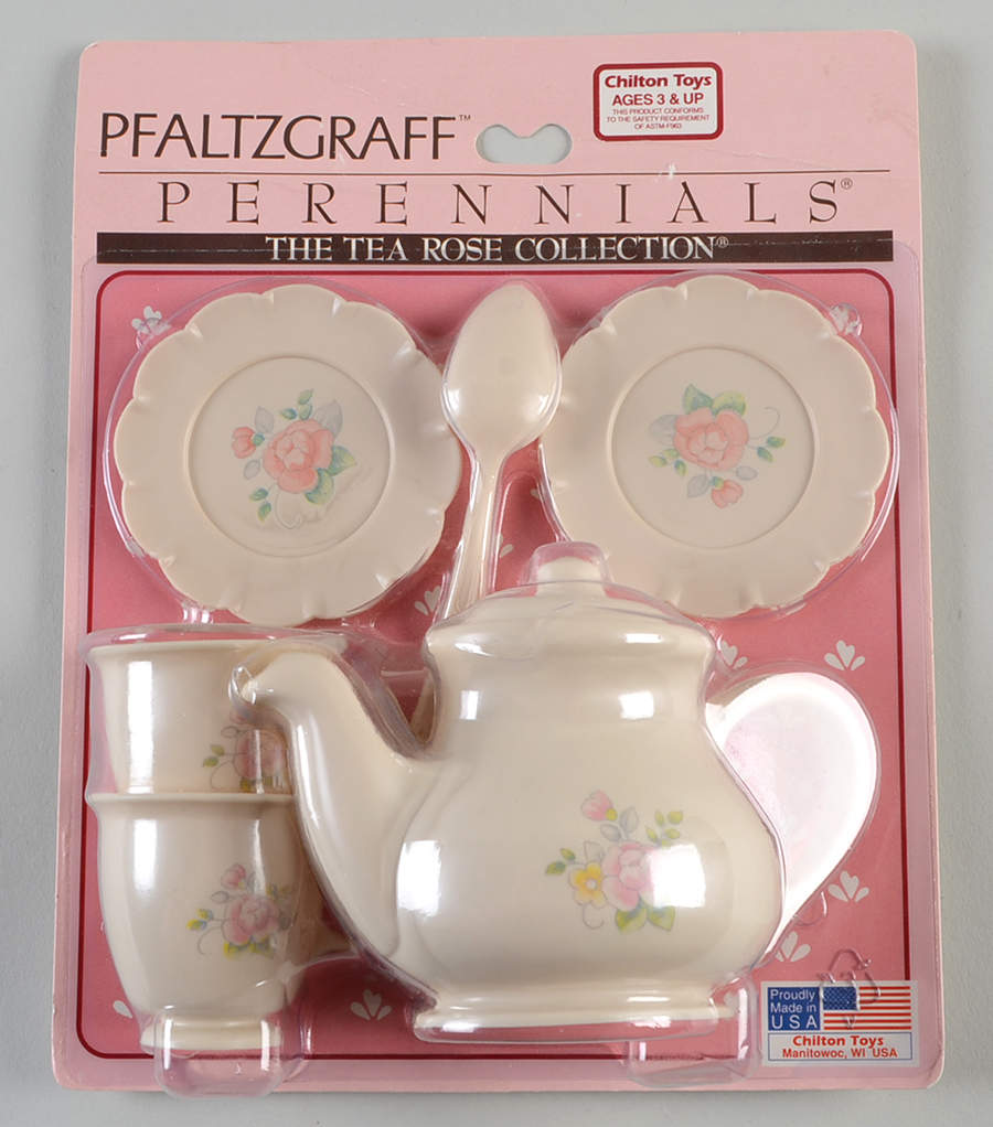 Tea Rose (7 Piece) Plastic Child's Tea Set by Pfaltzgraff-1