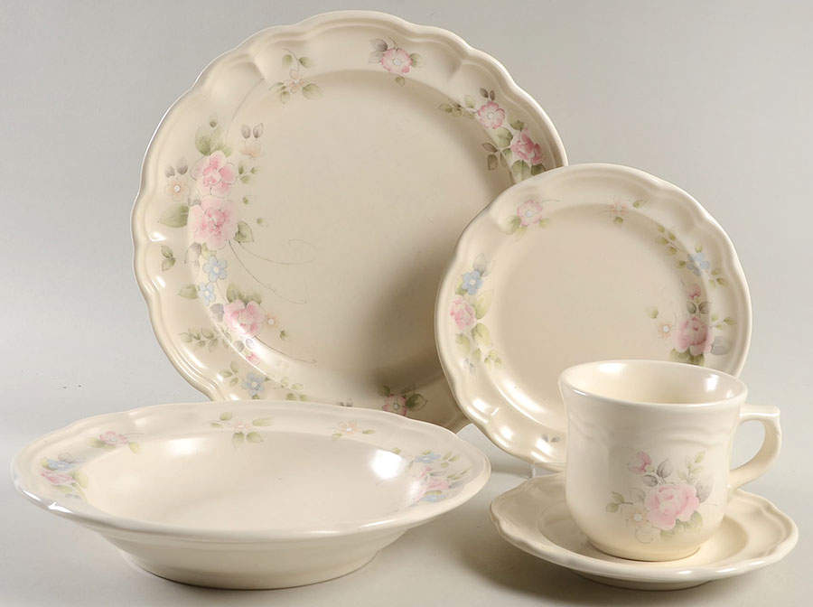Tea Rose 5 Piece Place Setting by Pfaltzgraff-1