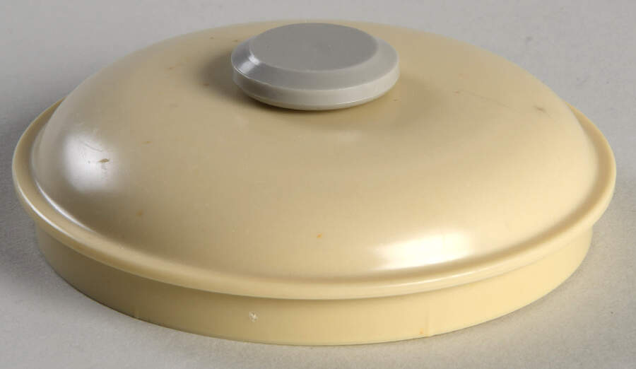 Tea Rose Lid for Child's Metal Stockpot by Pfaltzgraff-1