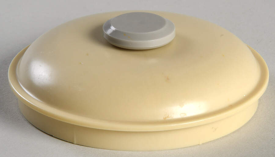 Tea Rose Lid for Metal Child's Saucepan by Pfaltzgraff-1
