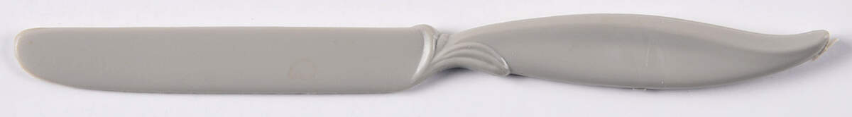 Tea Rose Plastic Child's Knife by Pfaltzgraff-1