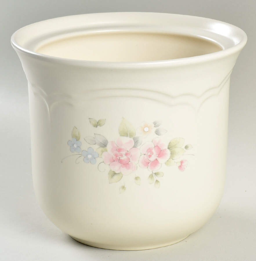 Tea Rose Medium Canister No Seal by Pfaltzgraff-1