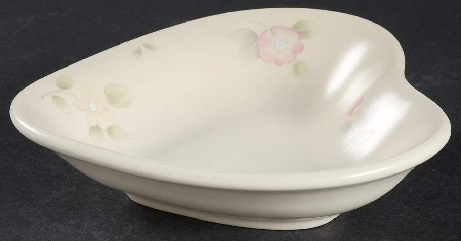 Tea Rose Heart Shaped Dish by Pfaltzgraff-1