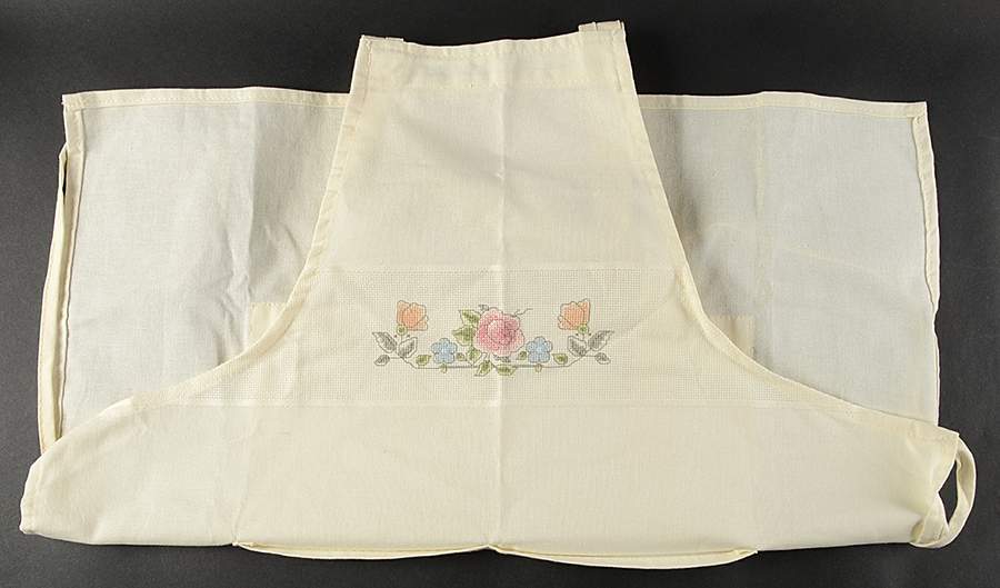 Tea Rose Cloth Kitchen Apron by Pfaltzgraff-1