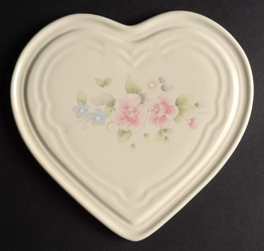 Tea Rose Heart Shaped Trivet by Pfaltzgraff-1