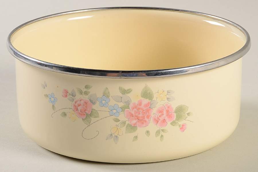 Tea Rose 5 7/8" Metal Bowl by Pfaltzgraff-1