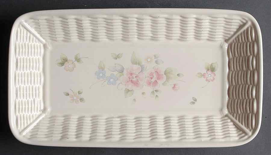 Tea Rose Bread Basket Tray by Pfaltzgraff-1