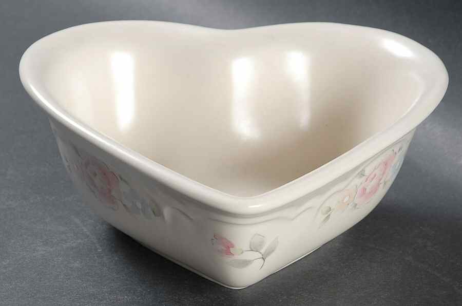 Tea Rose 5" Heart Shaped Bowl by Pfaltzgraff-1
