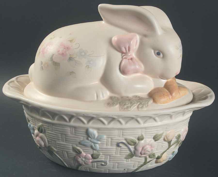 Tea Rose 1.5 Qt Oval Covered Casserole & Bunny Lid by Pfaltzgraff-1