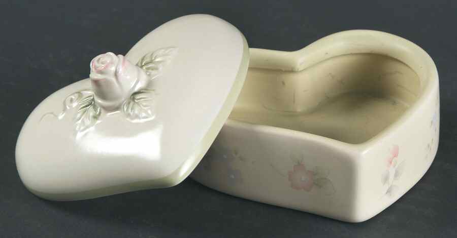 Tea Rose 3" Heart Shape Box & Lid by Pfaltzgraff-1
