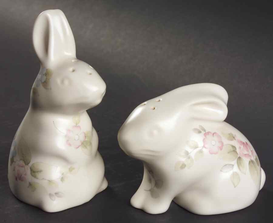 Tea Rose Figural Salt & Pepper Set by Pfaltzgraff-1