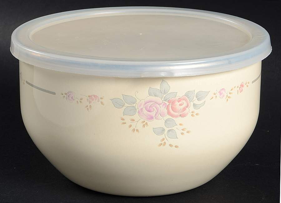 Trousseau 7" Metal Bowl & Plastic Lid by Pfaltzgraff-1