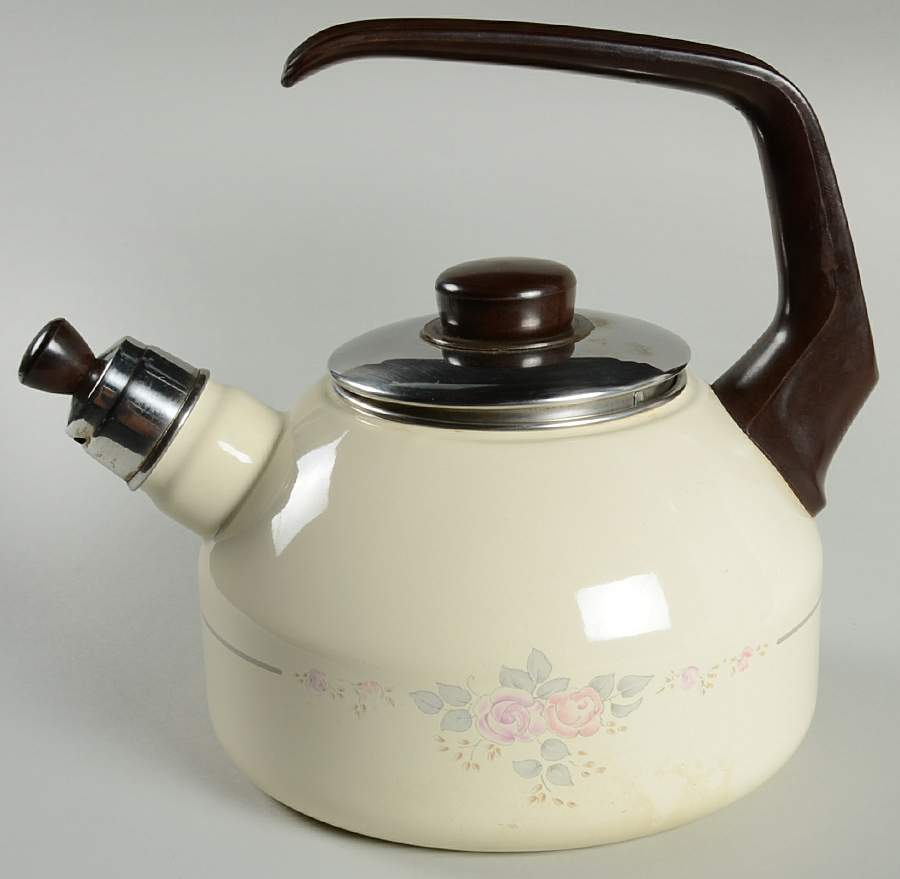 Trousseau Metal Kettle & Lid by Pfaltzgraff-1