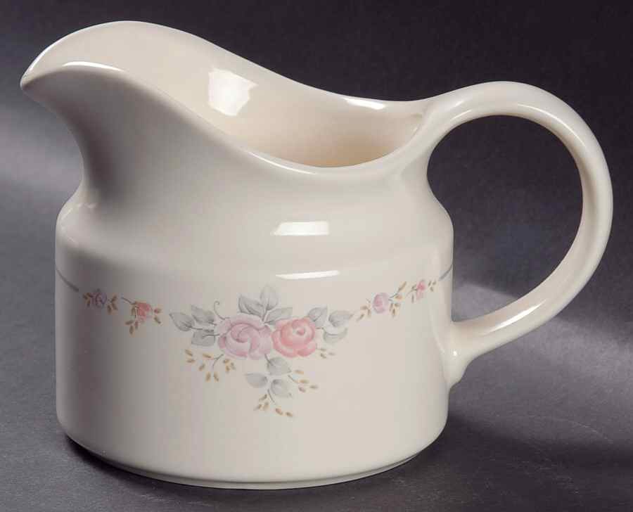 Trousseau Gravy Boat by Pfaltzgraff-1