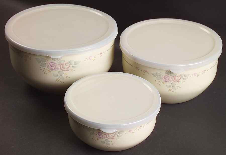 Trousseau 3 Pc Metal Bowl & Plastic Lid (5 3/4", 7", 7 3/4") by Pfaltzgraff-1