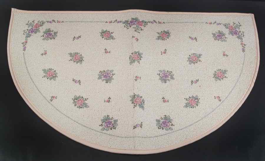 Trousseau Slice Rug by Pfaltzgraff-1