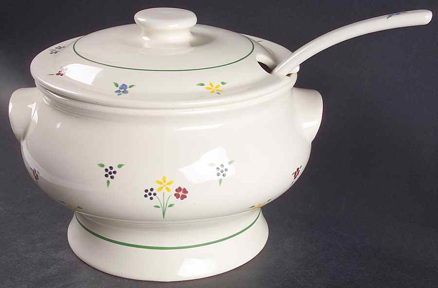 Vickie Hanson Tureen & Lid w/Ladle by Pfaltzgraff-1