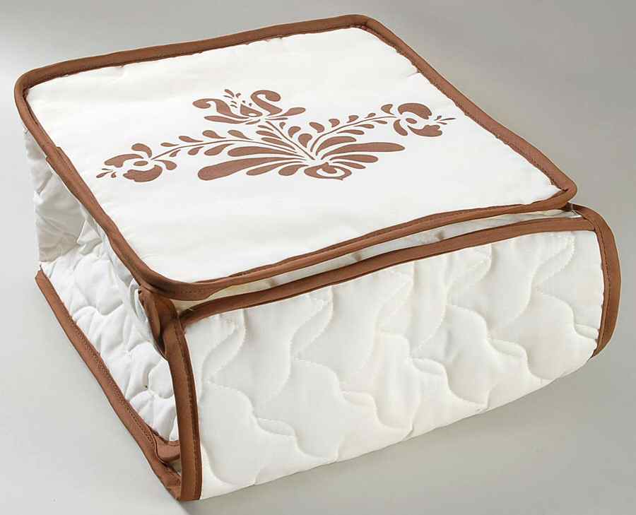 Village (Made in USA) Cloth Square Baker Warmer by Pfaltzgraff-1