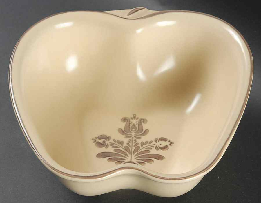 Village (Made in USA) Apple Shaped Baker by Pfaltzgraff-1