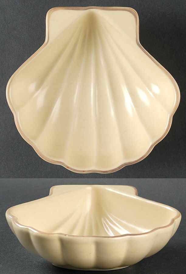 Village (Made in USA) Shell Shaped Dish by Pfaltzgraff-1