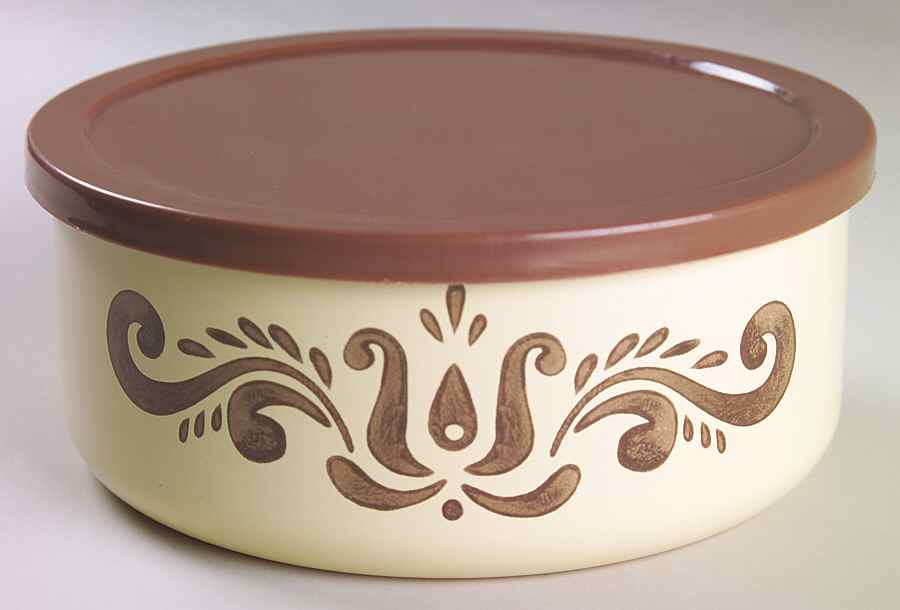 Village (Made in USA) 7" Metal Bowl & Plastic Lid by Pfaltzgraff-1