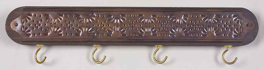 Village (Made in USA) Wall Hanging Mug Rack Hold 4 Mugs by Pfaltzgraff-1