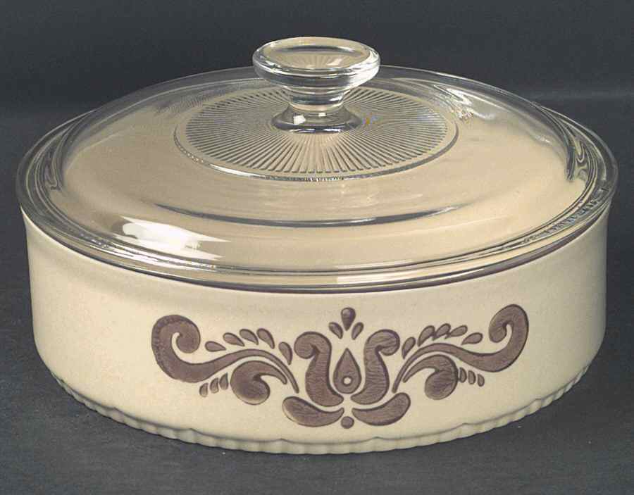 Village (Made in USA) 1.5 Quart Round Covered Baker by Pfaltzgraff-1