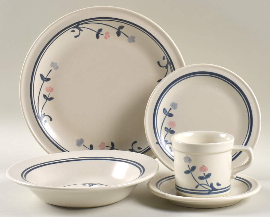 Windsong 40 Piece Estate Set by Pfaltzgraff-1