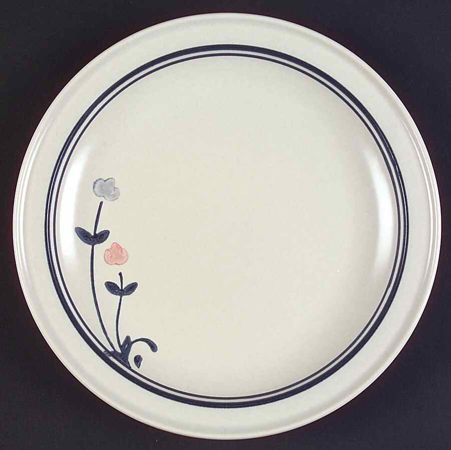 Windsong Luncheon Plate by Pfaltzgraff-1
