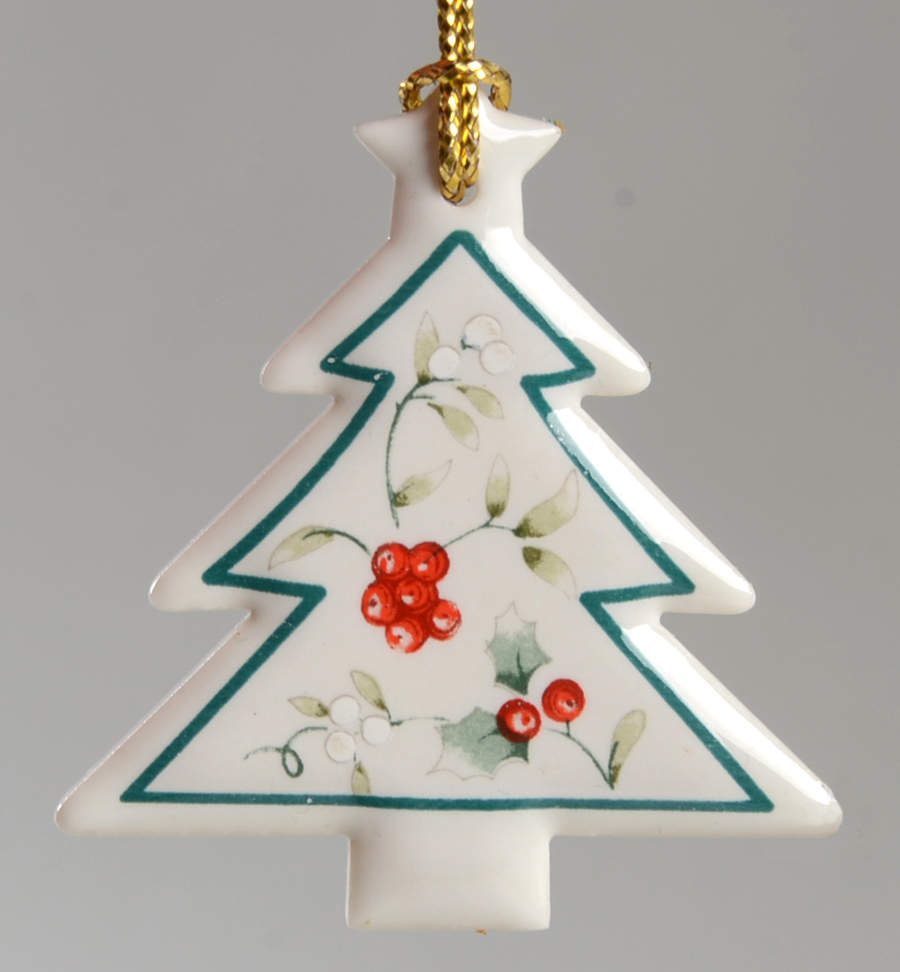 Winterberry Ornament by Pfaltzgraff-1