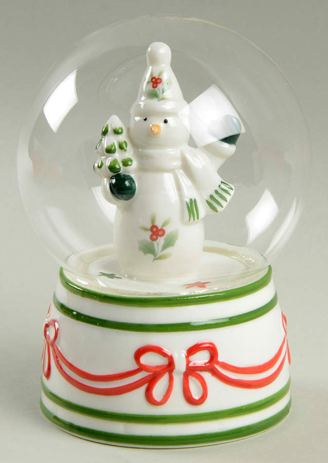 Winterberry Snow Globe by Pfaltzgraff-1