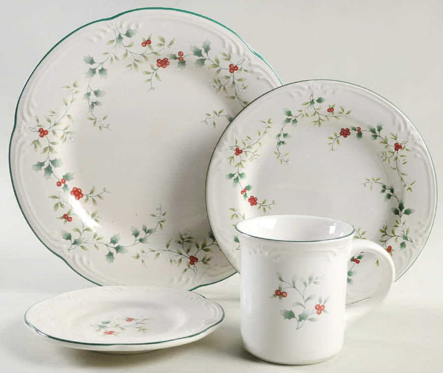 Winterberry 4 Piece Place Setting by Pfaltzgraff-1