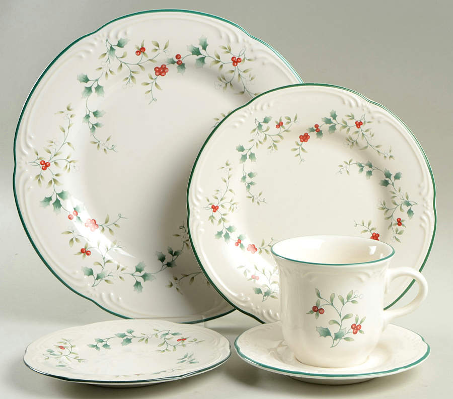 Winterberry 40  Piece Estate Set by Pfaltzgraff-1