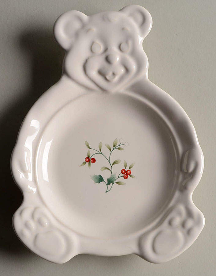 Winterberry Child's Plate by Pfaltzgraff-1