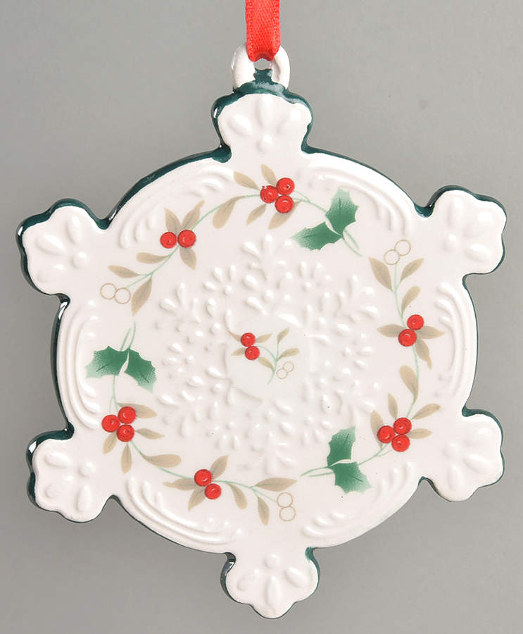 Winterberry Ornament by Pfaltzgraff-1