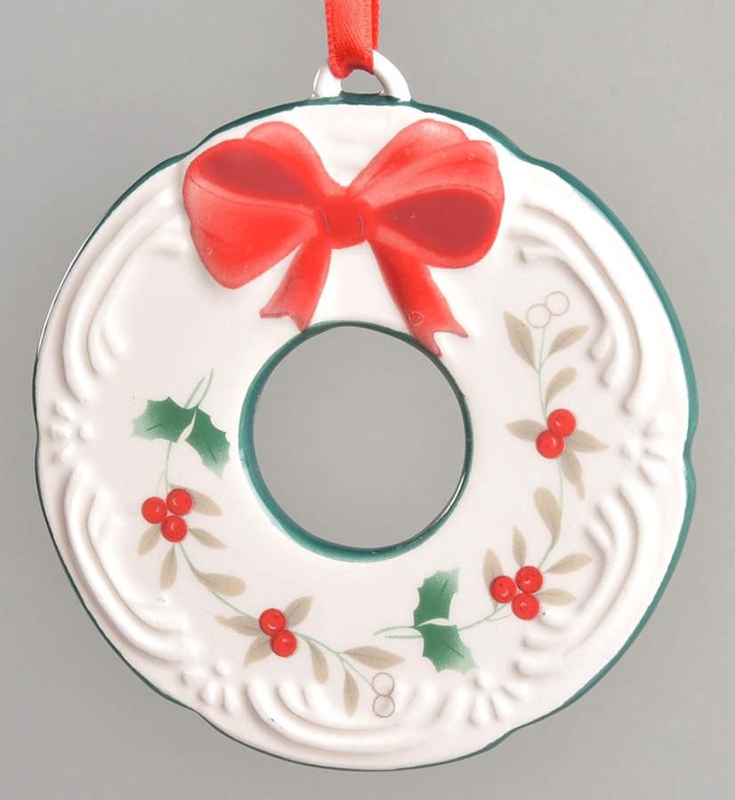 Winterberry Ornament by Pfaltzgraff-1