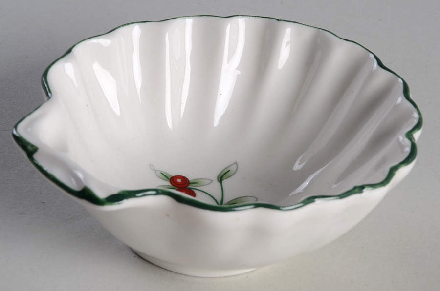 Winterberry Shell Shaped Dip Bowl by Pfaltzgraff-1