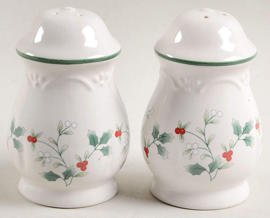 Winterberry Salt & Pepper Set by Pfaltzgraff-1