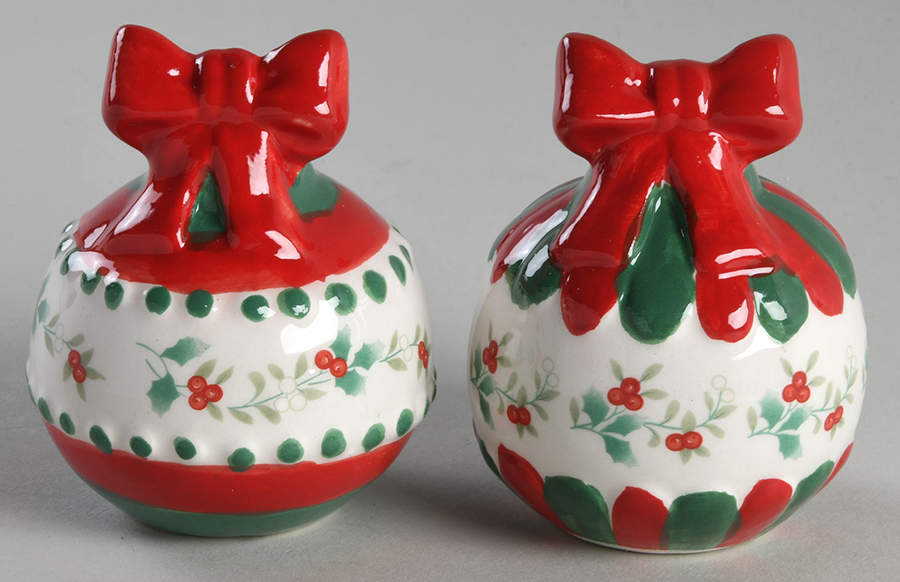 Winterberry Figural Salt & Pepper Set by Pfaltzgraff-1