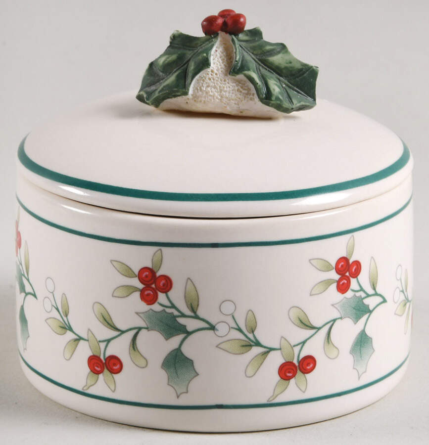 Winterberry Round Box & Lid with Candle by Pfaltzgraff-1