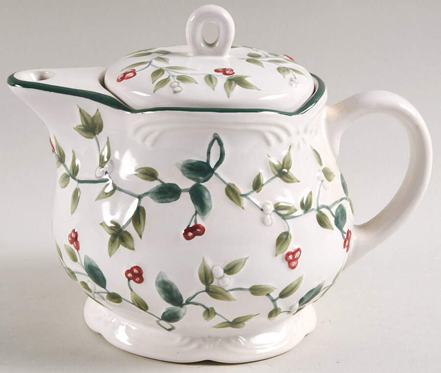 Winterberry Teapot & Lid by Pfaltzgraff-1
