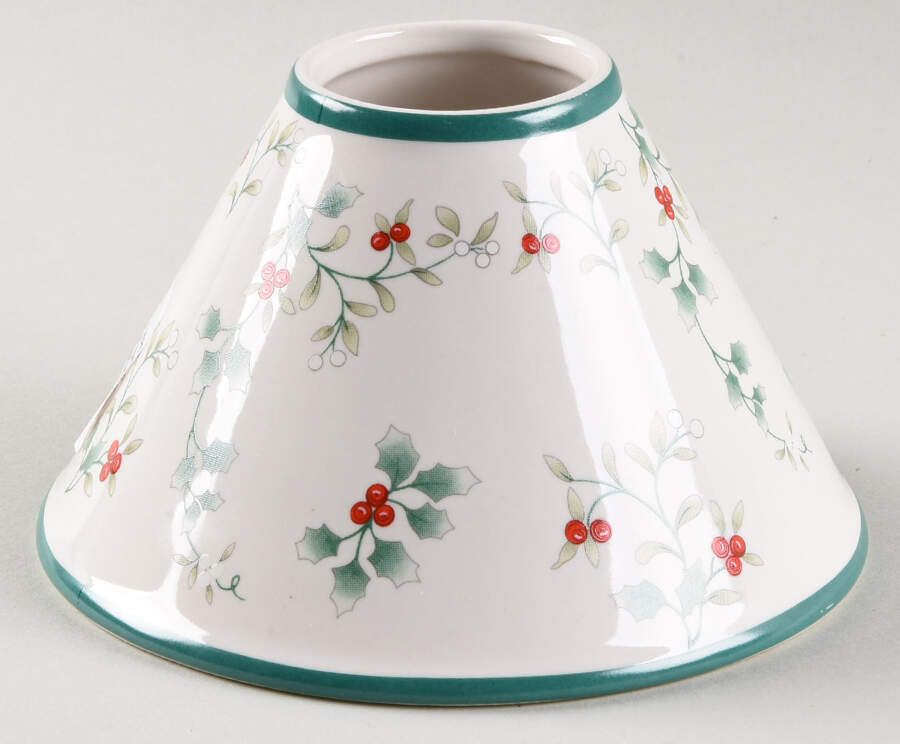 Winterberry Shade for Votive Lamp by Pfaltzgraff-1