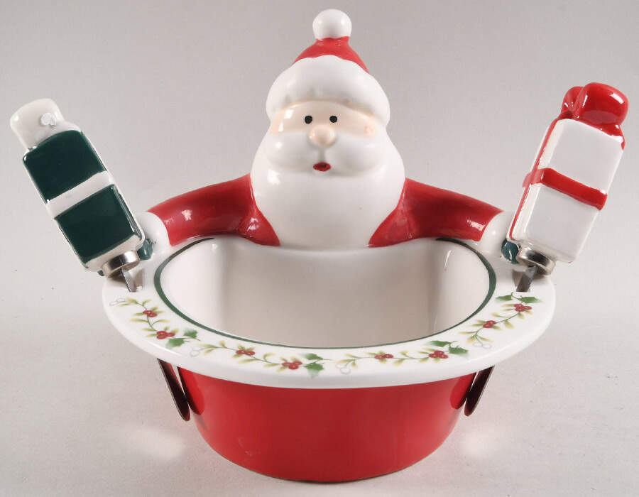 Winterberry Dip Bowl with 2 Motif Spreaders by Pfaltzgraff-1